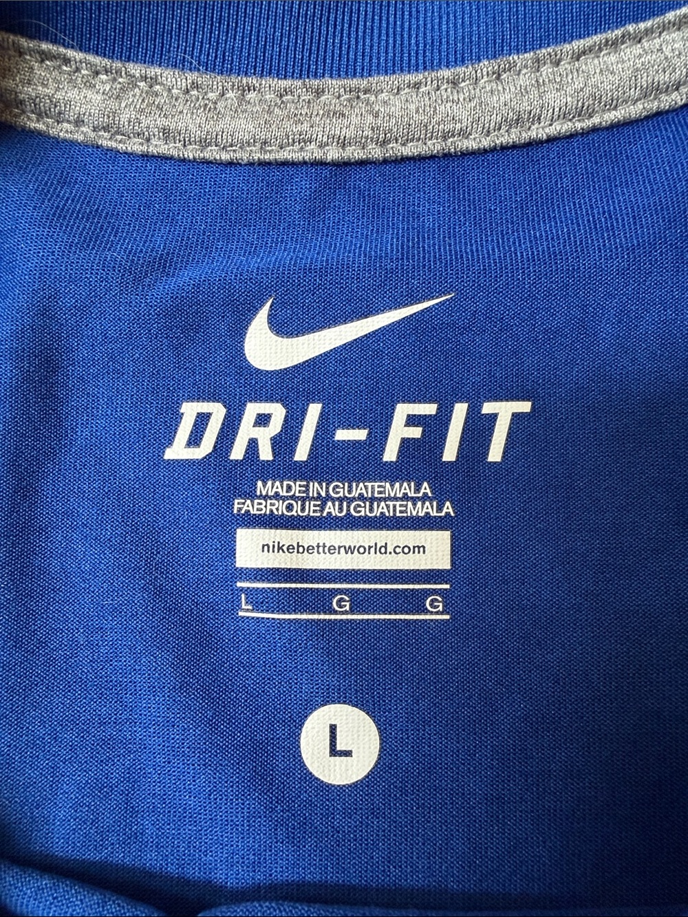 Nike Royal Blue Atlanta Braves Short Sleeve Tee with Red & White Accents - Picture 2 of 3
